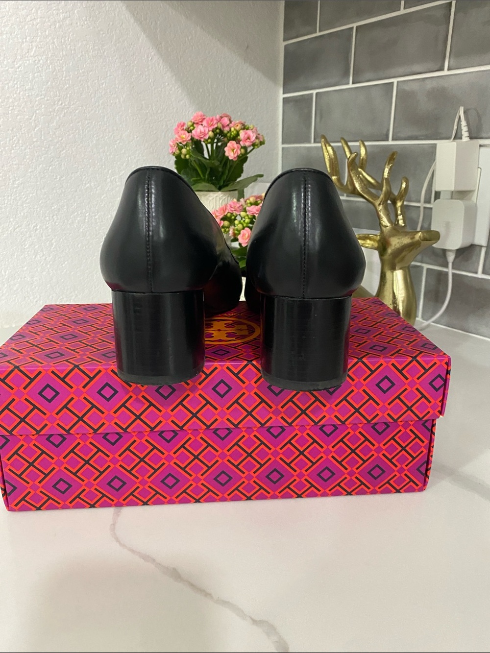 Tory Burch Black Leather Logo Round-Toe Flats with Gold Hardware - Picture 4 of 5